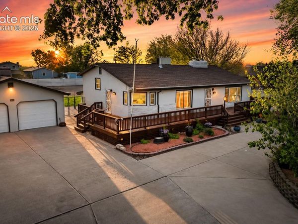 1069 Meadow Lane, Pueblo, CO 81006