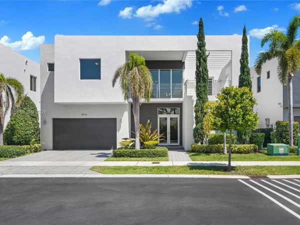 9915 NW 75th St , Doral, FL 33178
