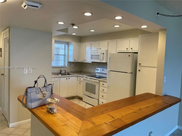 3100 W Rolling Hills Cir , Unit 502, Davie, FL 33328
