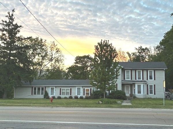 722/724 W Grant Highway , Marengo, IL 60152