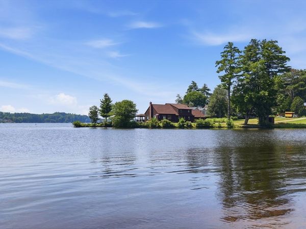 18 River Rd, North Brookfield, MA 01535