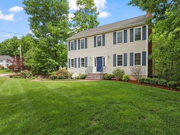 2 Thomas Circle, North Attleboro, MA 02760