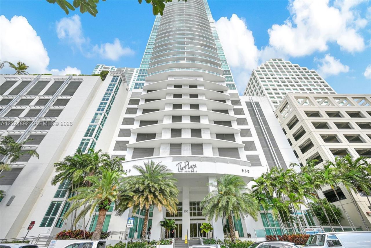 950 Brickell Bay Dr, Unit 4204, Miami, FL 33131 Photo