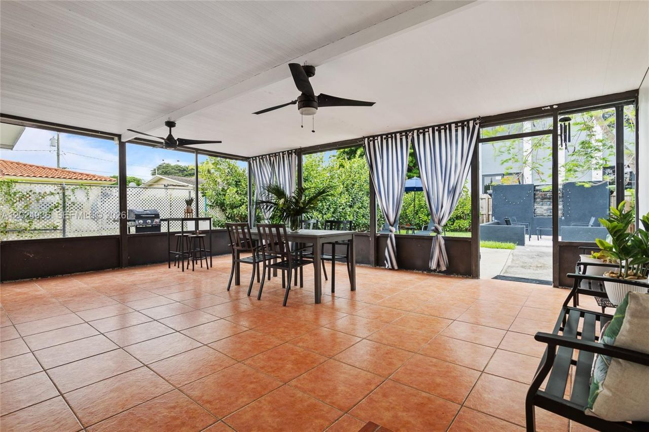 2788 SW 33rd Ct, Unit A, Miami, FL 33133 Photo