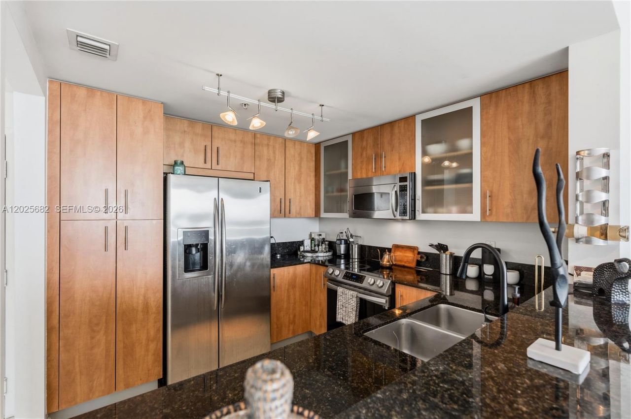 7910 Harbor Island Dr, Unit 704, North Bay Village, FL 33141 Photo