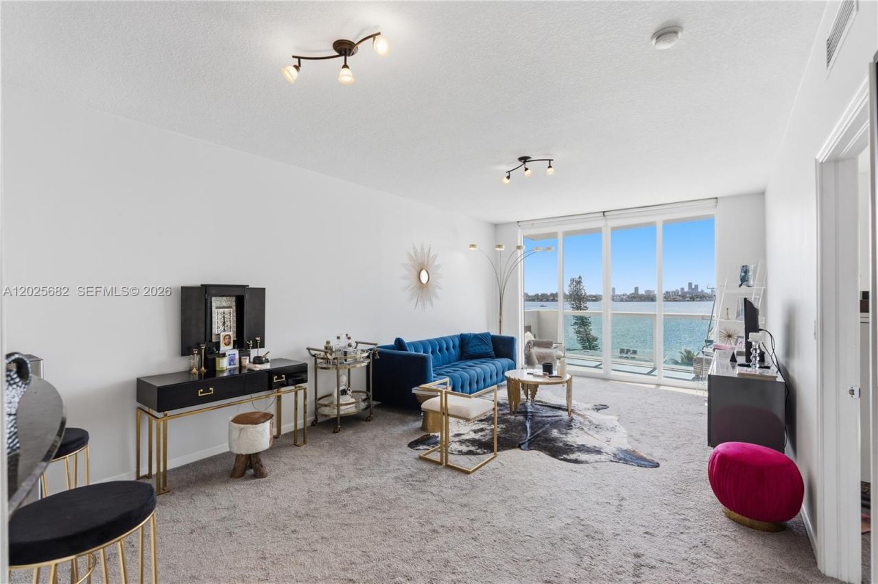 7910 Harbor Island Dr, Unit 704, North Bay Village, FL 33141 Photo