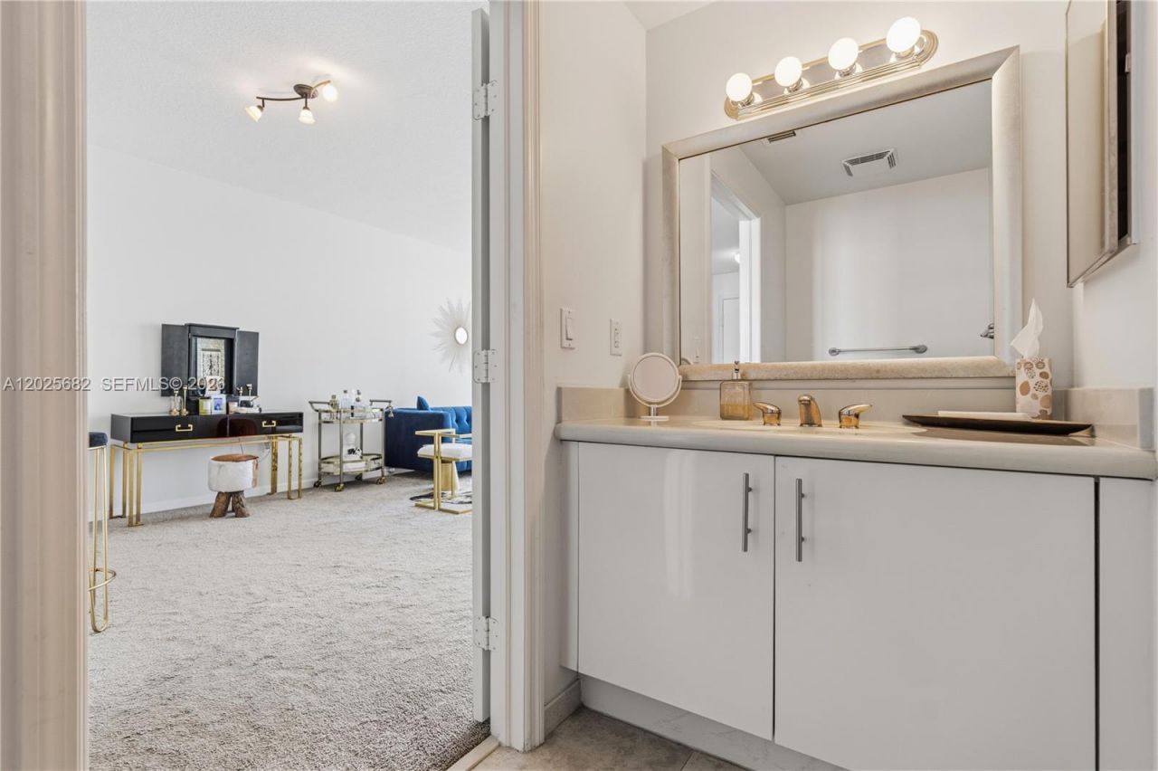 7910 Harbor Island Dr, Unit 704, North Bay Village, FL 33141 Photo