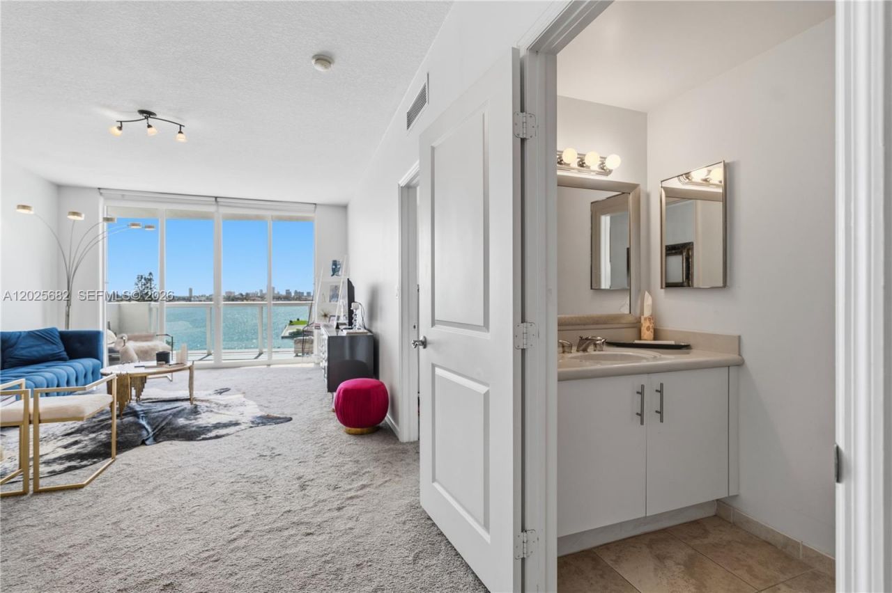 7910 Harbor Island Dr, Unit 704, North Bay Village, FL 33141 Photo