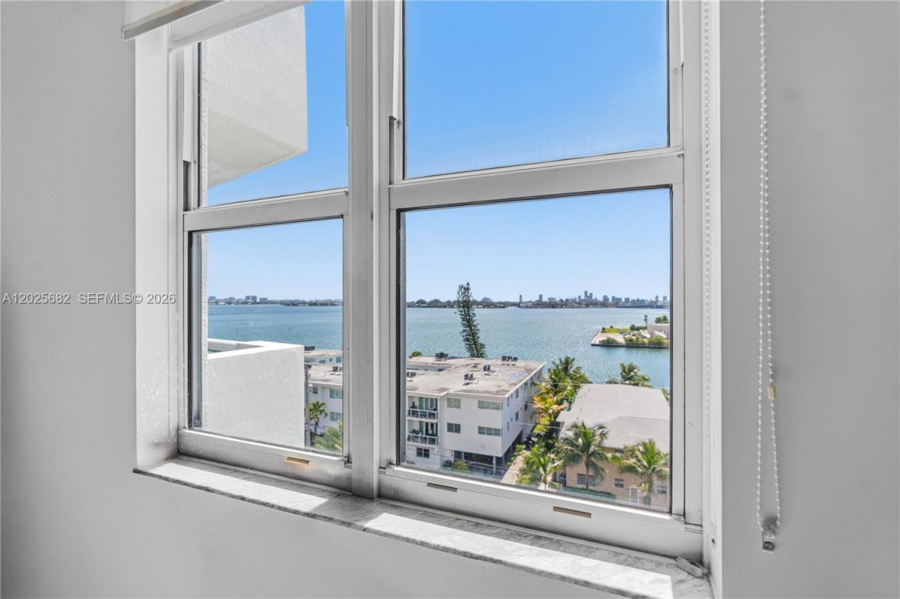7910 Harbor Island Dr, Unit 704, North Bay Village, FL 33141 Photo