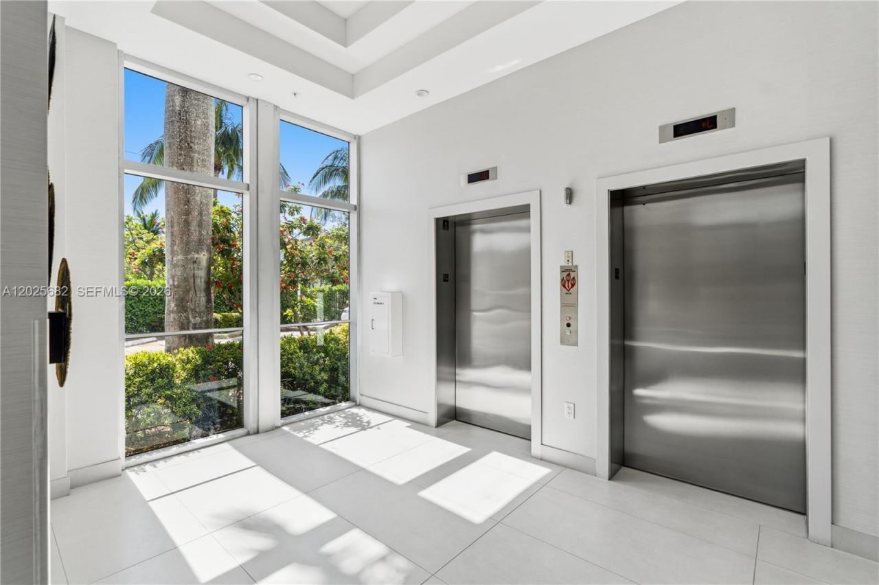 7910 Harbor Island Dr, Unit 704, North Bay Village, FL 33141 Photo