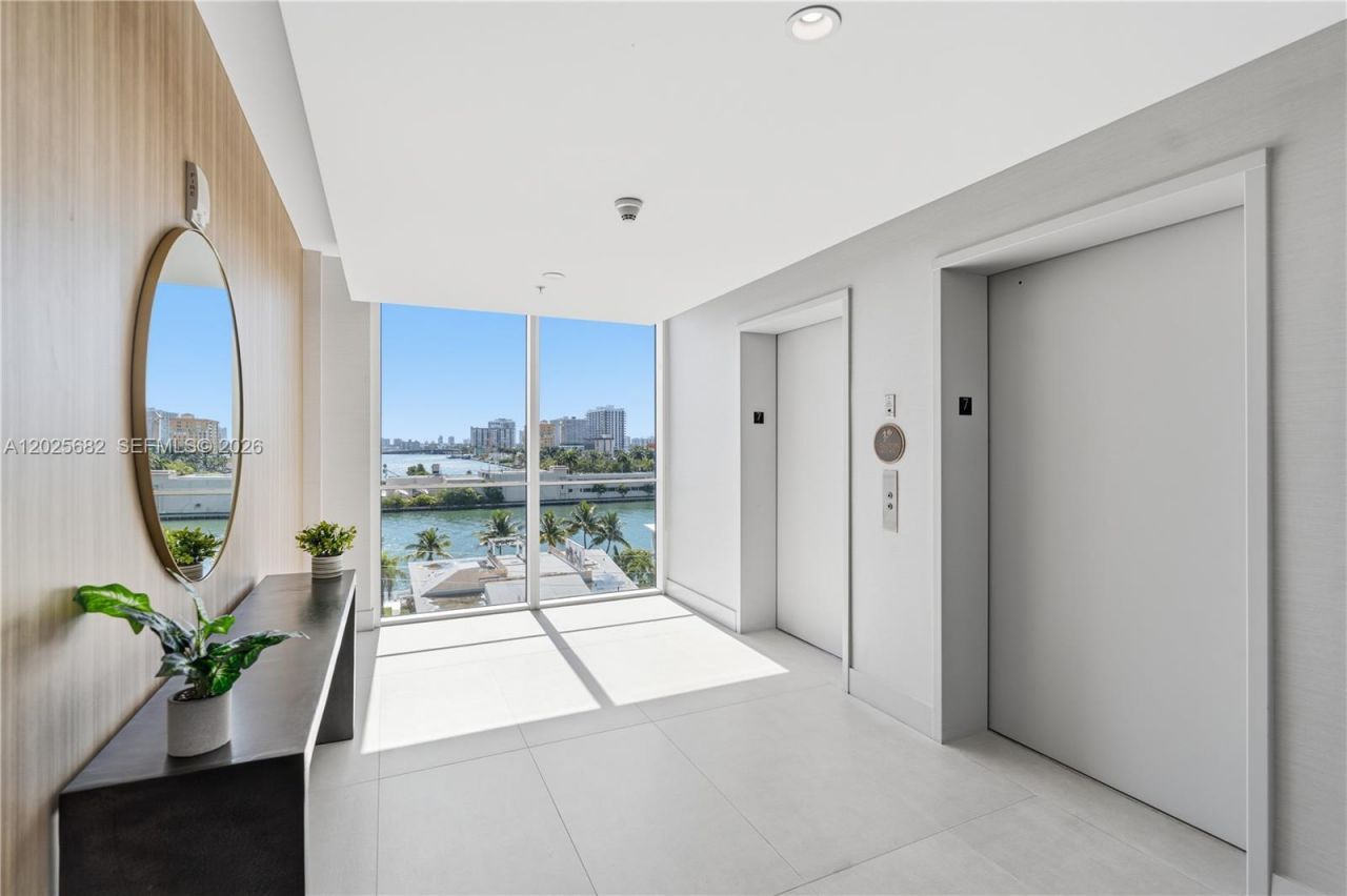 7910 Harbor Island Dr, Unit 704, North Bay Village, FL 33141 Photo