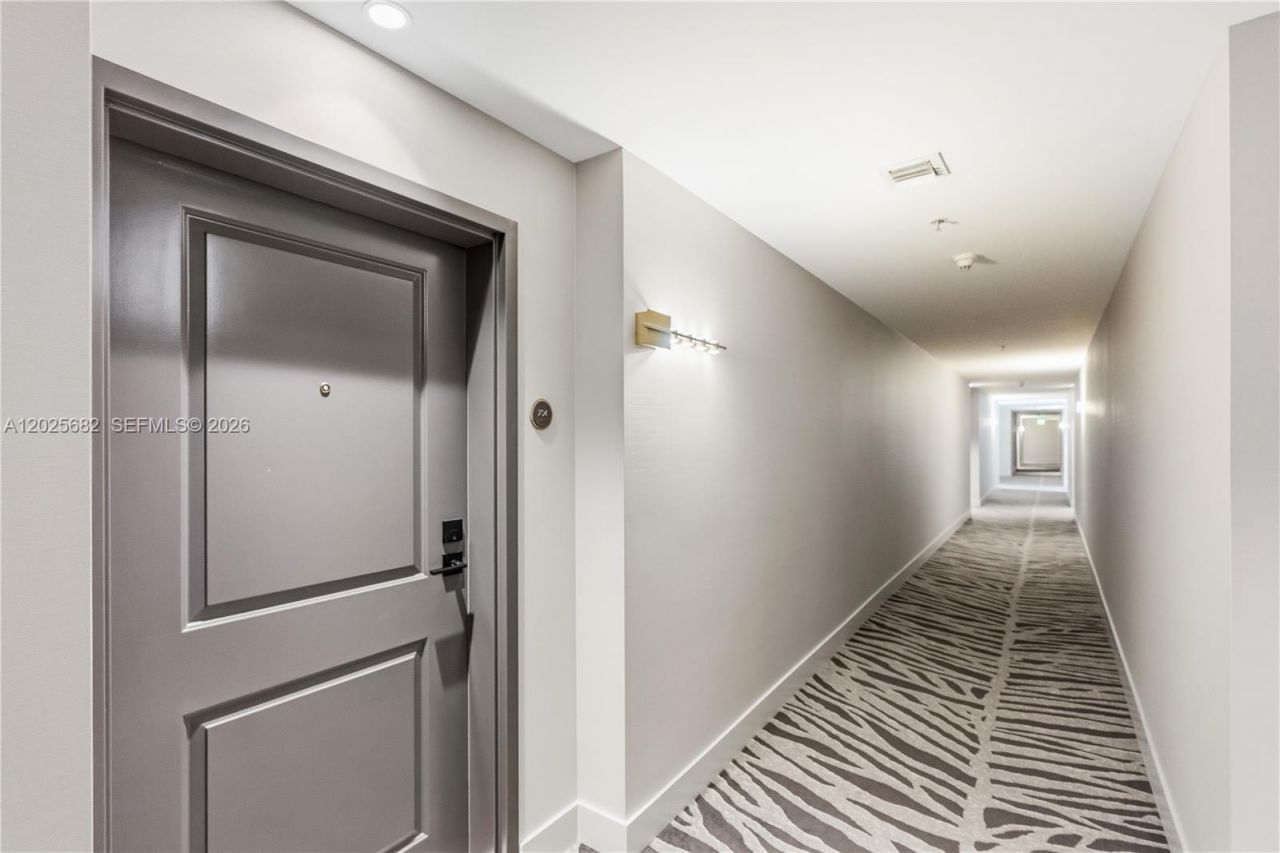 7910 Harbor Island Dr, Unit 704, North Bay Village, FL 33141 Photo