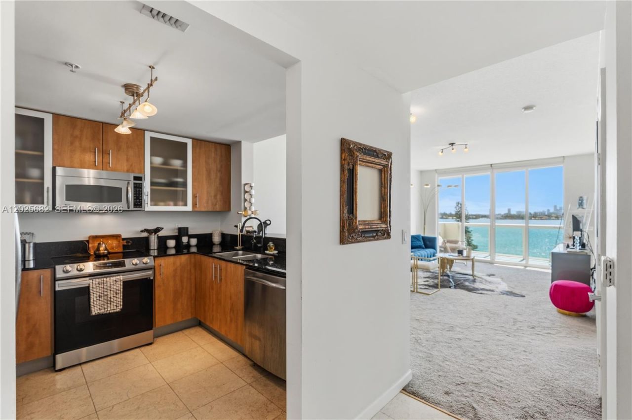 7910 Harbor Island Dr, Unit 704, North Bay Village, FL 33141 Photo