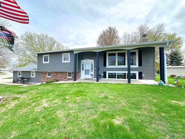 80 Lake Shore Drive , Emmetsburg, IA 50536
