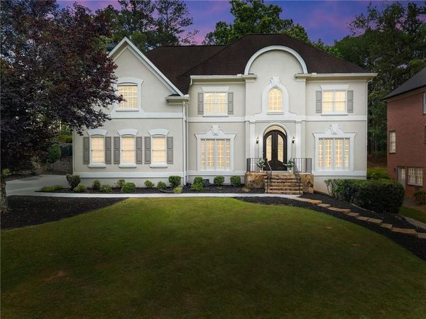 9345 Nesbit Lakes Drive , Alpharetta, GA 30022