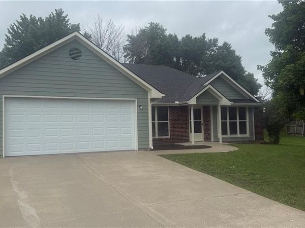 901 Coventry Court, Warrensburg, MO 64093