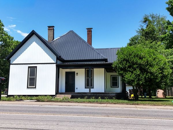 203 College St , Portland, TN 37148