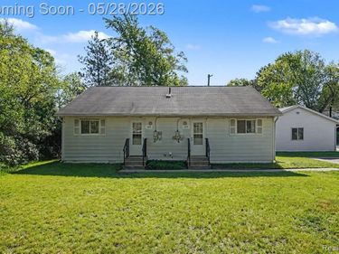 1691 S Lakeview Lane, Highland Twp, MI 48357