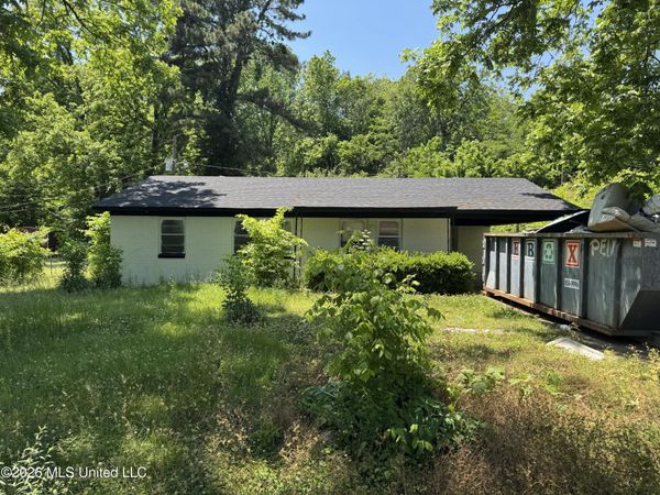 128 Isom Drive, Holly Springs, MS 38635