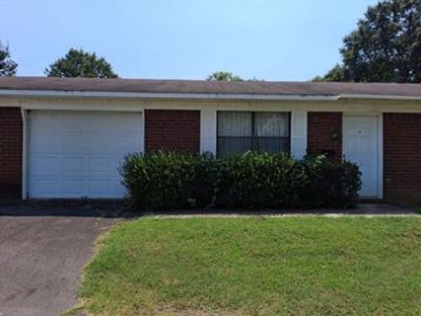 313 McKennon Court , Clarksville, AR 72830