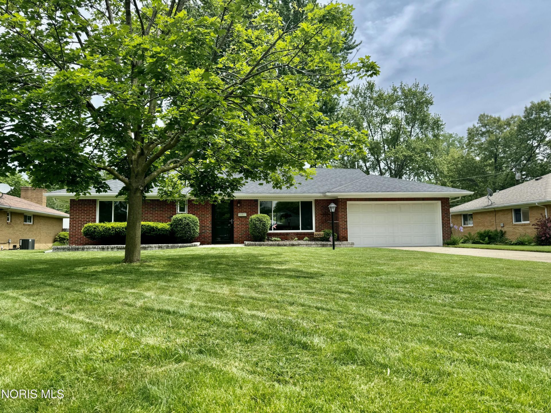 6004 Angleview Drive, Sylvania, OH 43560 Main Photo