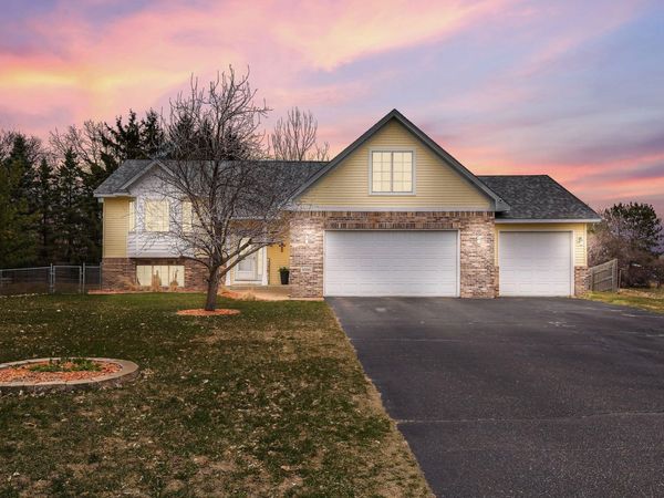 4946 259th Court, Wyoming, MN 55092