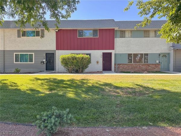 641 Pecos Way , Las Vegas, NV 89121