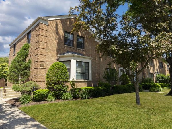 193 Fellows Court , Elmhurst, IL 60126