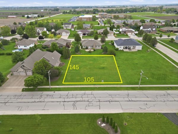 605 W Corning Avenue, Peotone, IL 60468