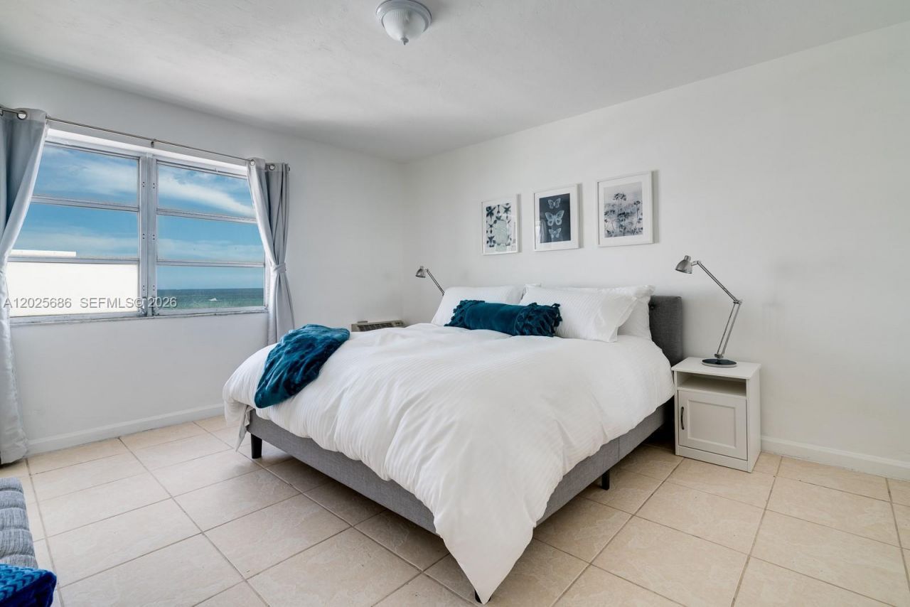 3100 Collins Ave, Unit 1101, Miami Beach, FL 33140 Photo