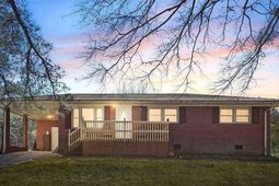 108 Poplar Lane photo 4