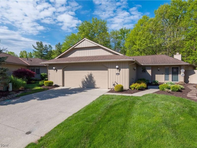 33125 Cedar Branch Circle, North Ridgeville, OH 44039 Photo 2