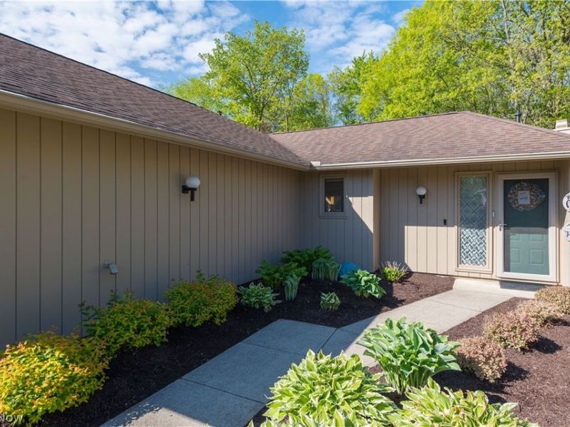 33125 Cedar Branch Circle, North Ridgeville, OH 44039 Photo 3