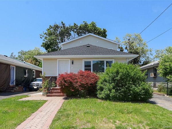 37 Lancaster Place , Hempstead, NY 11550
