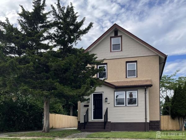 8 Germantown Avenue, Edison, NJ 08817