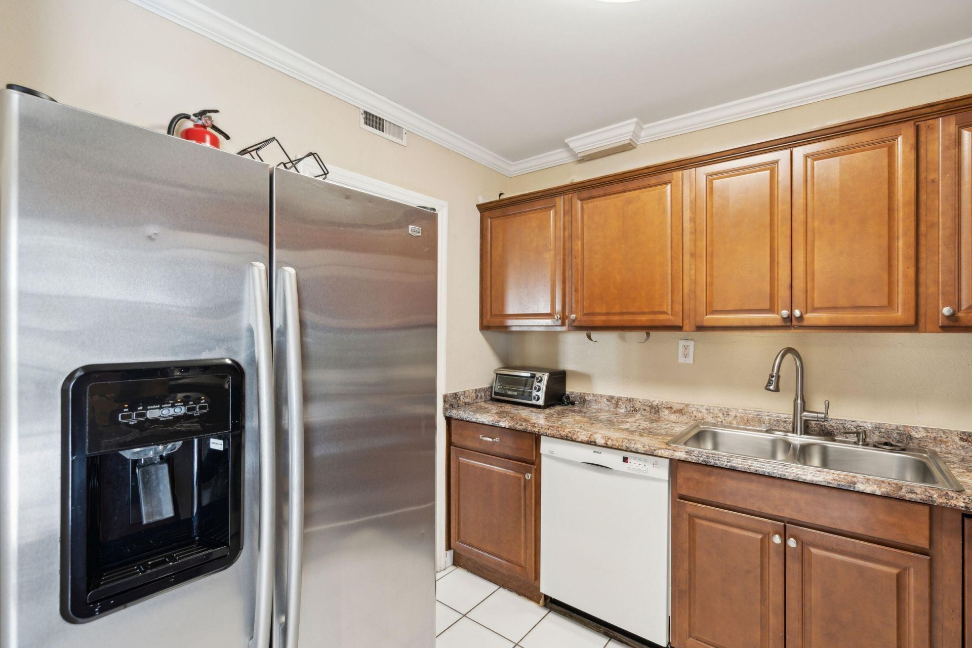2700 Cameron Boulevard Photo 15