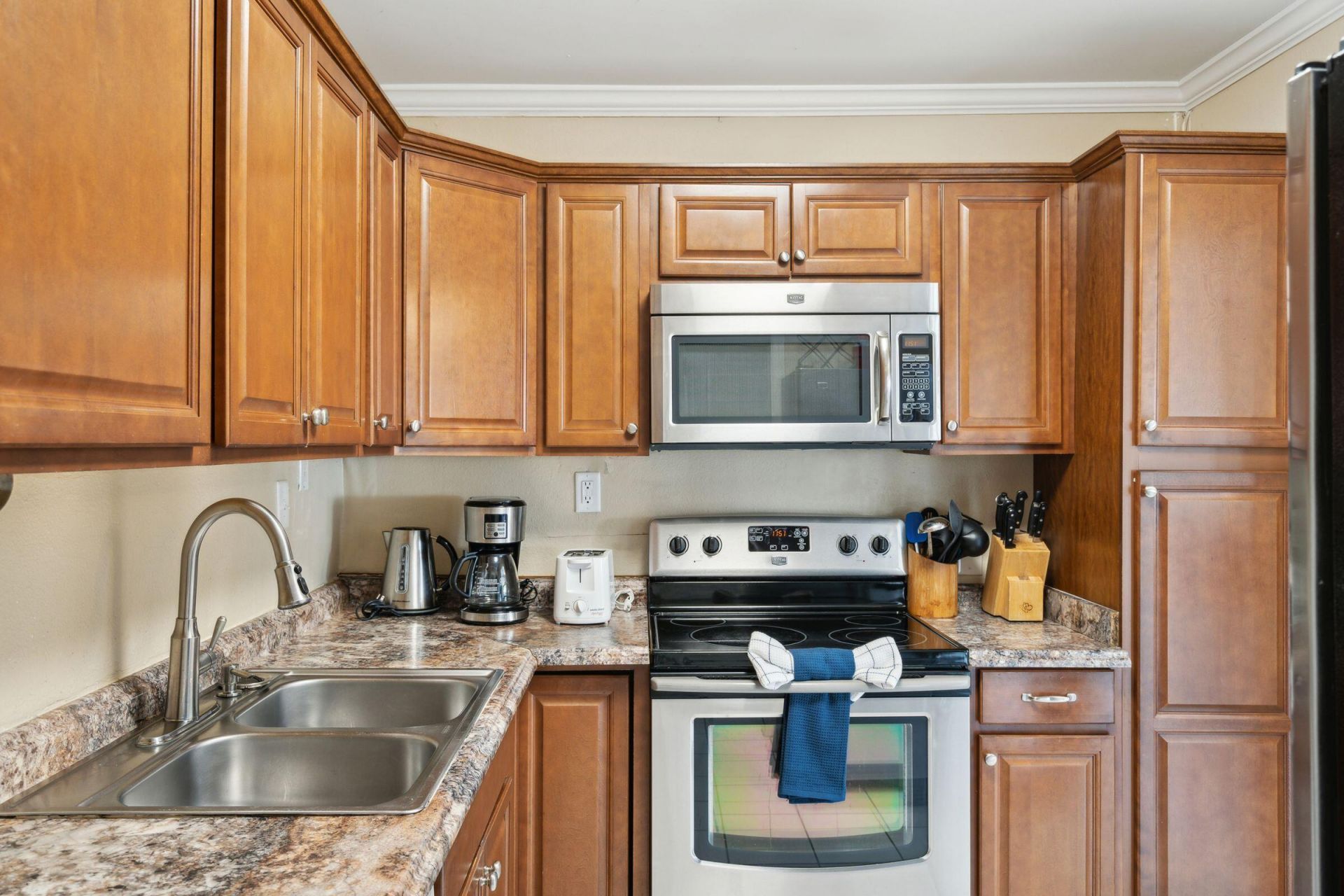 2700 Cameron Boulevard Photo 17