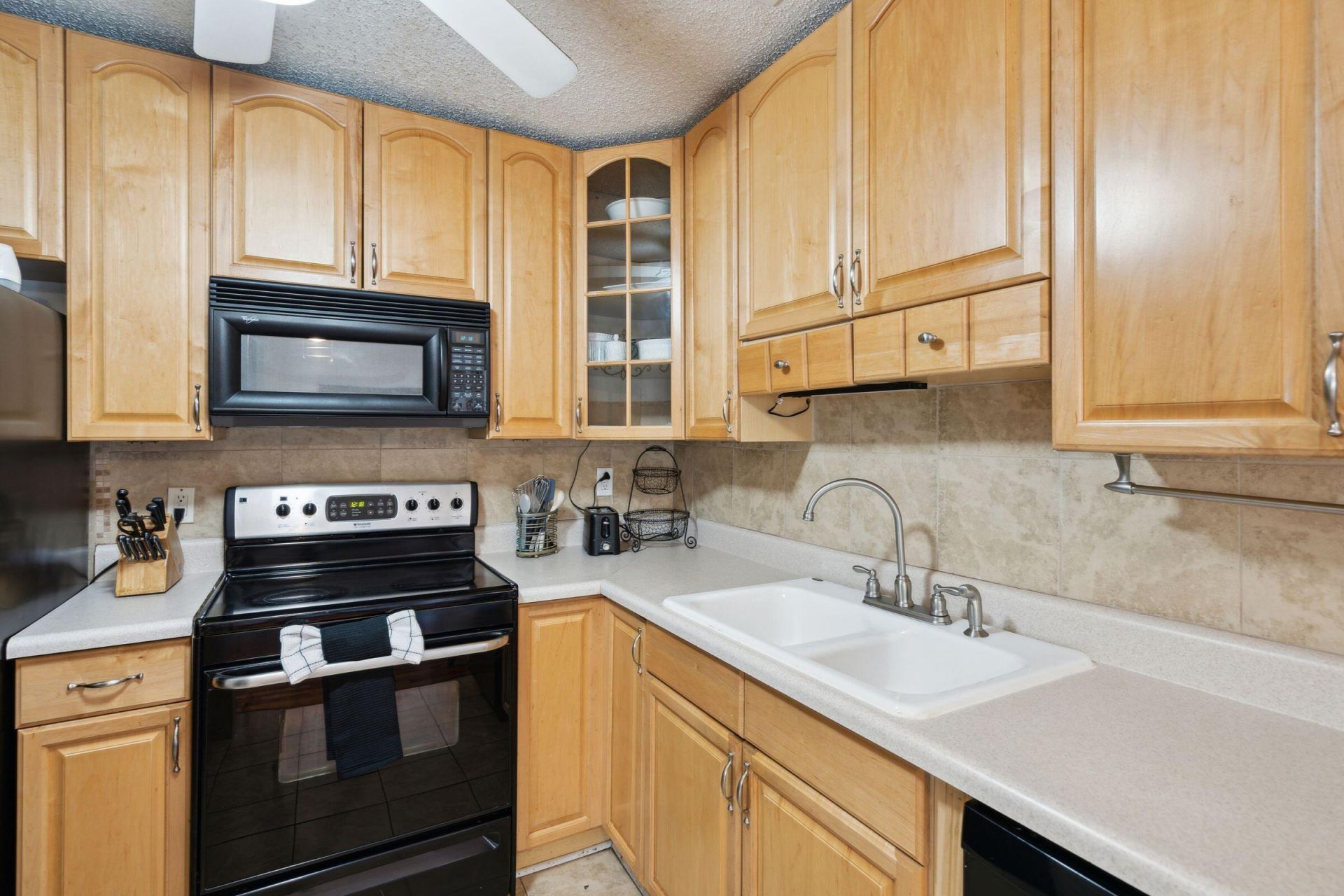 2700 Cameron Boulevard Photo 38