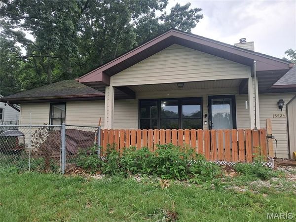 8524 Lake Drive, Cedar Hill, MO 63016