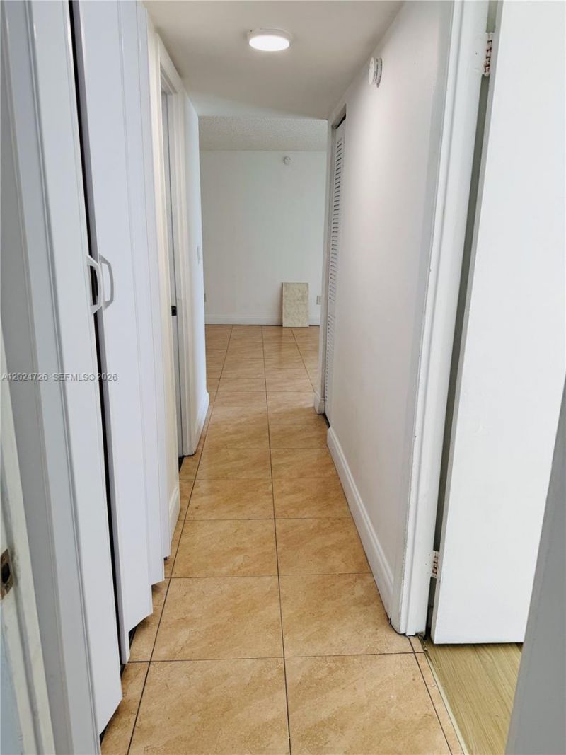 486 NW 165th St Rd, Unit B-201, Miami, FL 33169 Photo