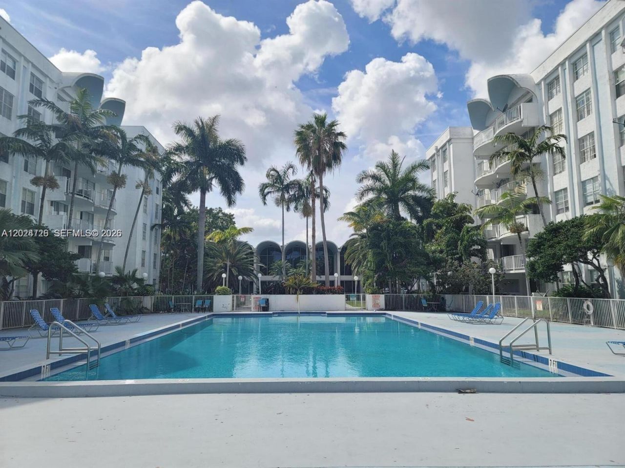 486 NW 165th St Rd, Unit B-201, Miami, FL 33169 Photo