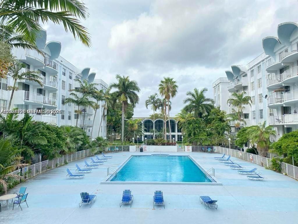 486 NW 165th St Rd, Unit B-201, Miami, FL 33169 Photo