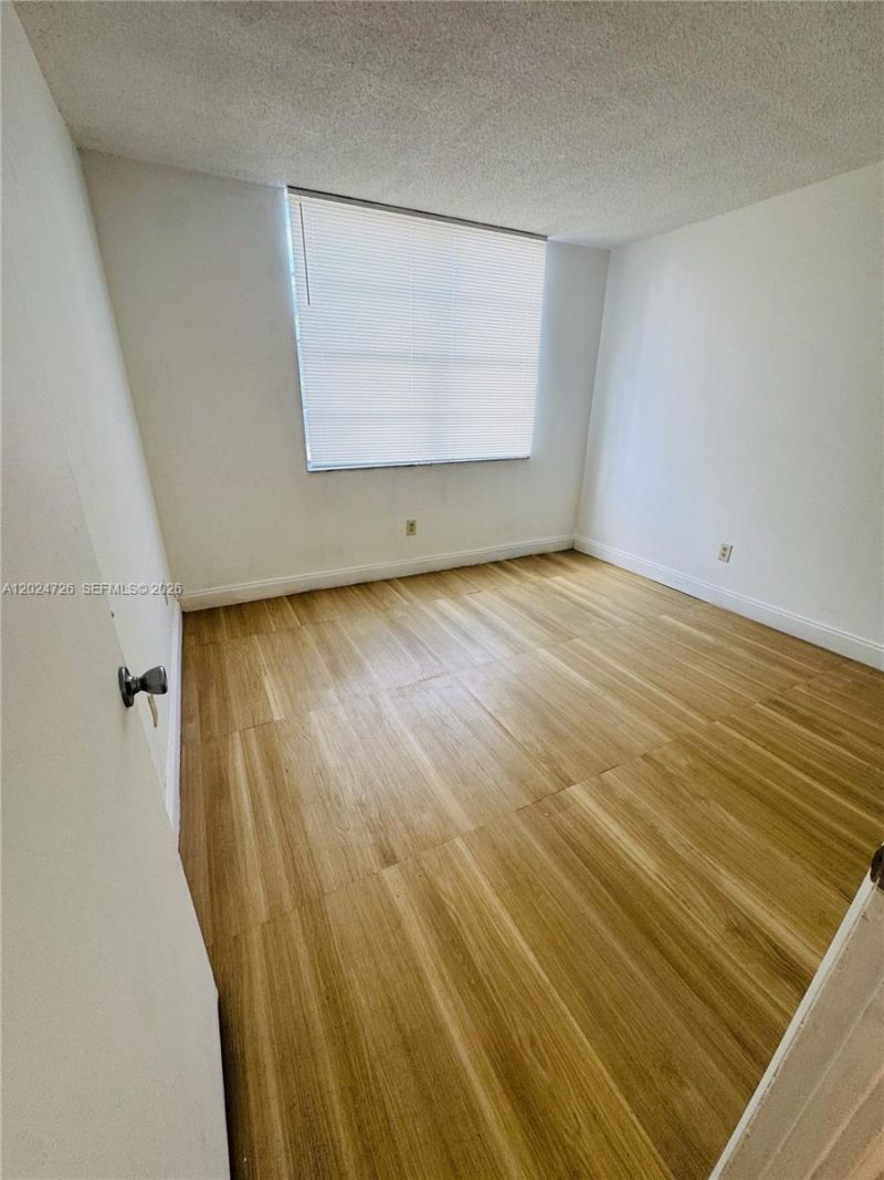 486 NW 165th St Rd, Unit B-201, Miami, FL 33169 Photo
