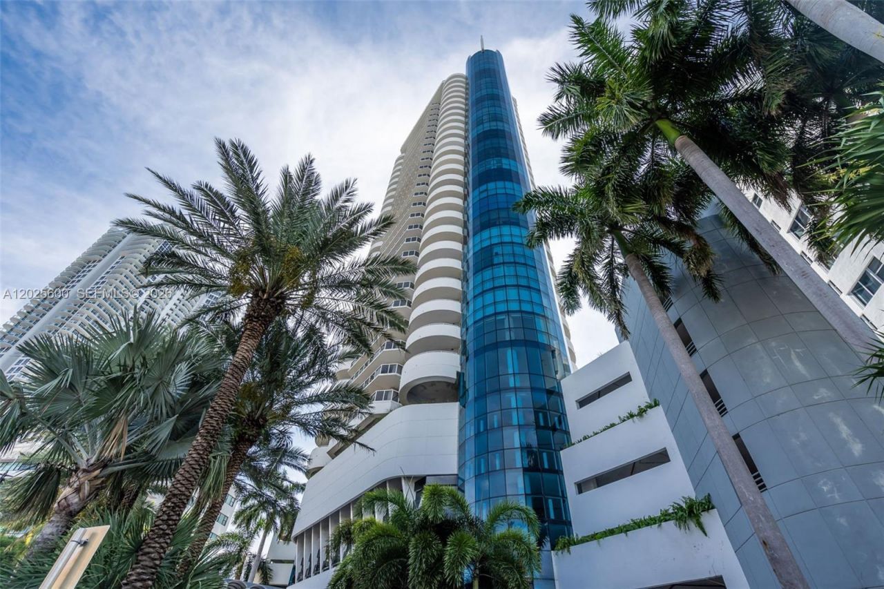 6301 Collins Ave , Unit 1207, Miami Beach, FL 33141 Photo