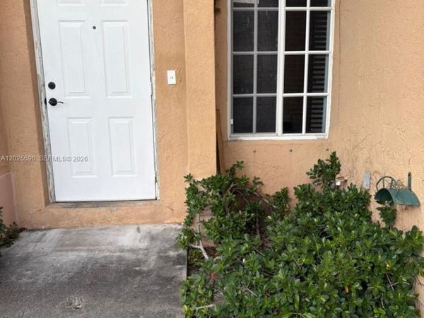 117 SE 3rd Ave , Unit 7, Hallandale Beach, FL 33009