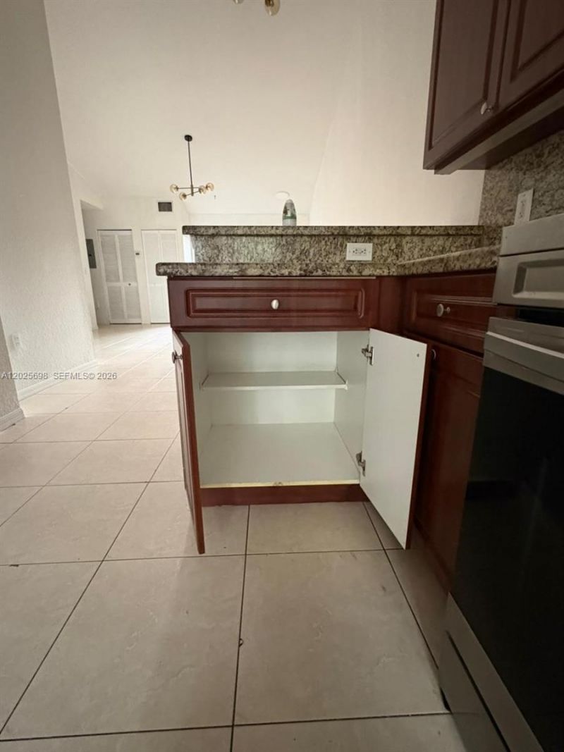 117 SE 3rd Ave , Unit 7, Hallandale Beach, FL 33009 Photo