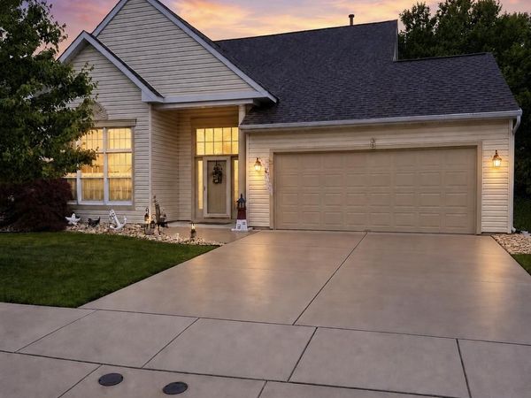 38 WAGON WHEEL LANE, COLUMBUS, NJ 08022