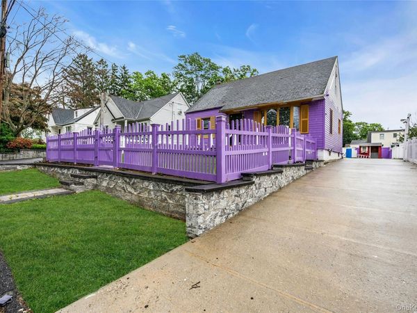 80 E 19th Street , Huntington, NY 11746