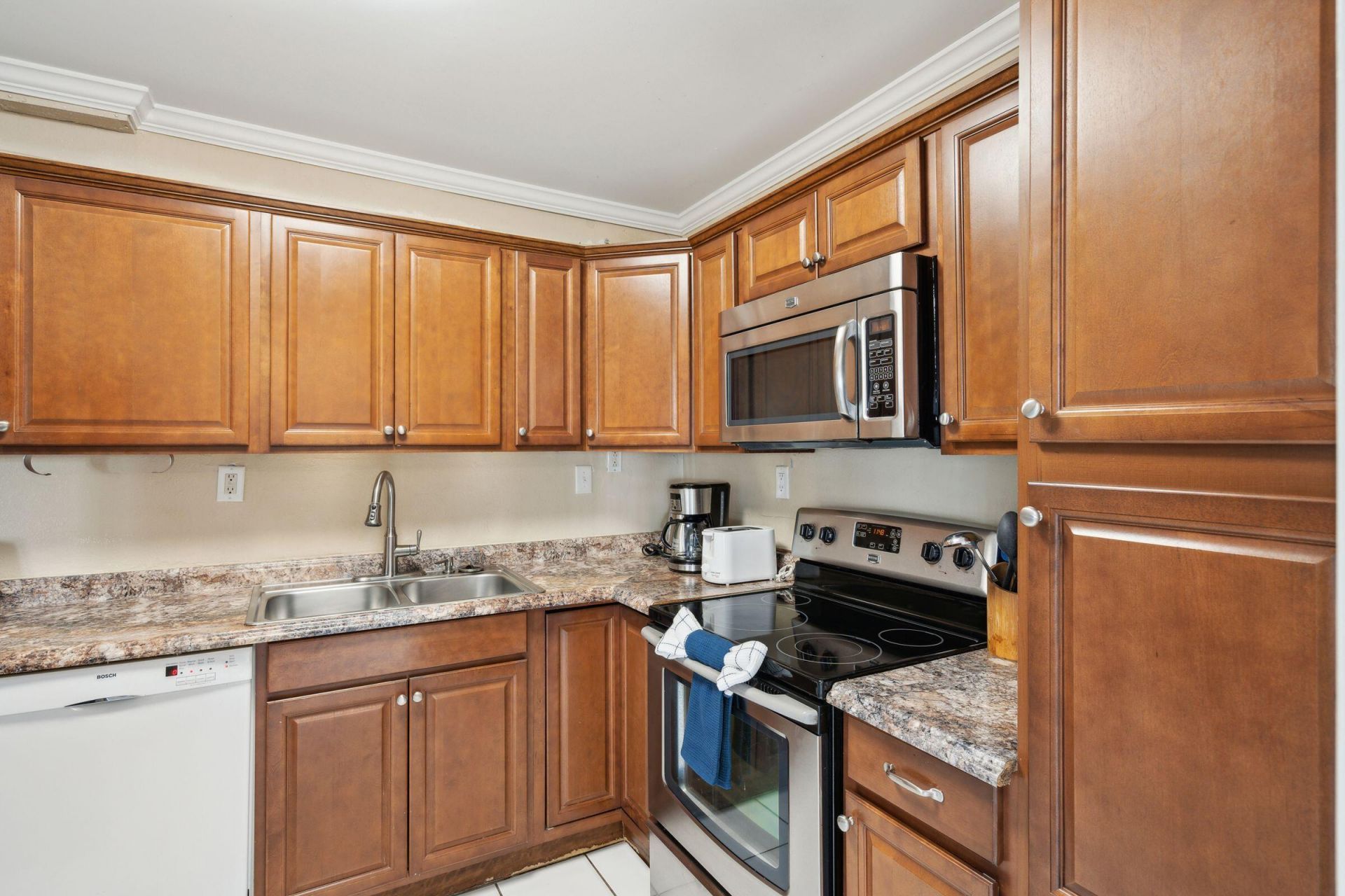 2700 Cameron Boulevard Photo 14