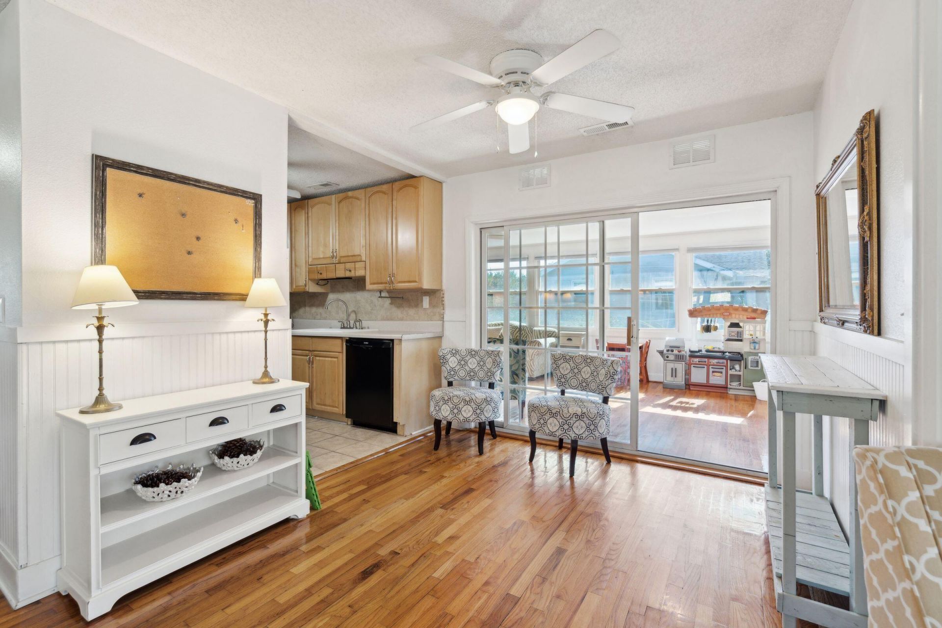 2700 Cameron Boulevard Photo 35